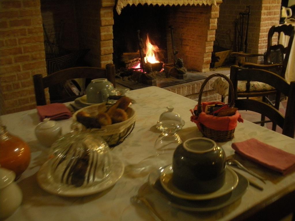 Ferme Saint Joseph Bed & Breakfast Le Fousseret Eksteriør bilde